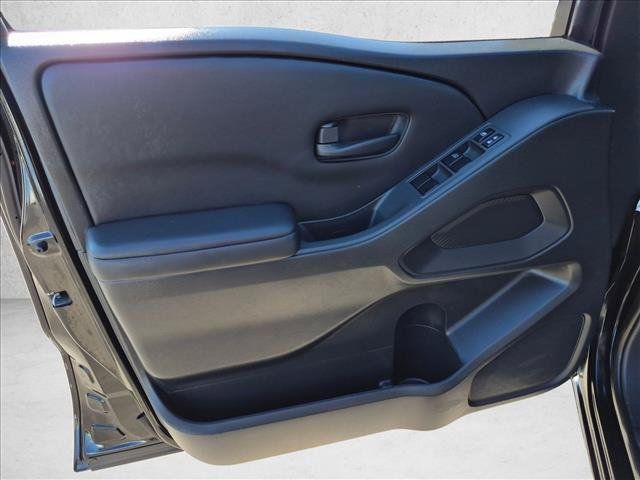 Used 2023 Nissan Frontier S w/ Technology Package RWD image 10