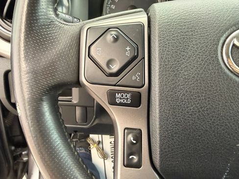 Used 2017 Toyota Tacoma SR5 w/ Tow Package AWD/4WD image 19