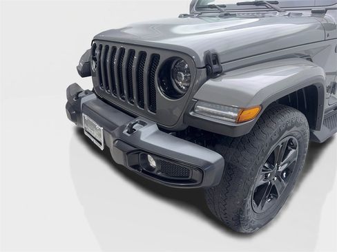 Used 2023 Jeep Wrangler Altitude image 16