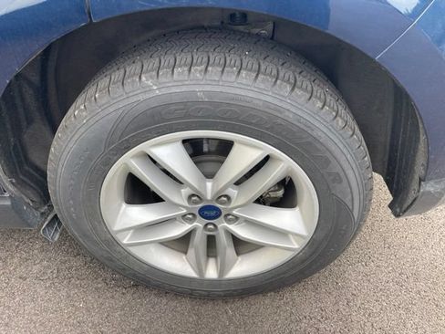 Used 2017 Ford Edge SEL w/ Equipment Group 201A FWD image 6