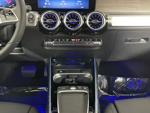 Used 2026 Mercedes-Benz GLB 250 image 18