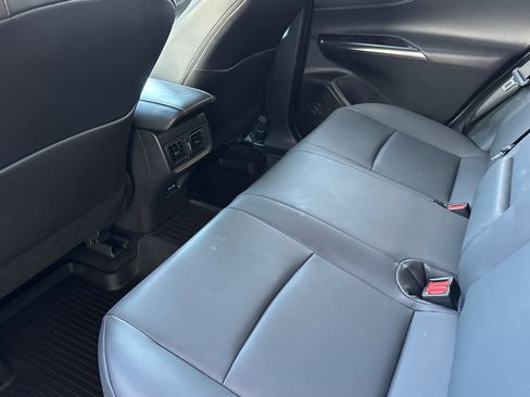 Certified 2023 Toyota Venza XLE AWD/4WD image 12