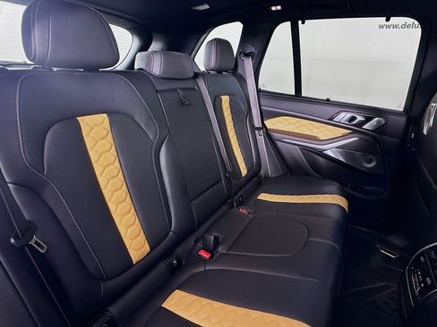 Used 2025 BMW X5 M Competition w/ Executive Package image 27