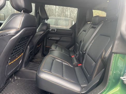 Used 2024 Ford Bronco Badlands image 32