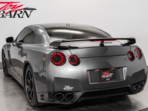 Used 2013 Nissan GT-R Black Edition image 12