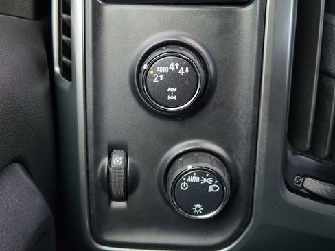 Used 2019 Chevrolet Silverado 1500 LT AWD/4WD image 24