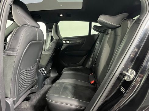 Used 2023 Volvo C40 P8 Recharge Ultimate image 25