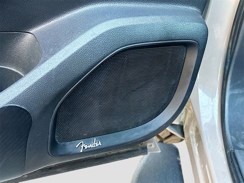 Used 2023 Nissan Titan PRO-4X w/ Pro-4x Convenience Package image 19