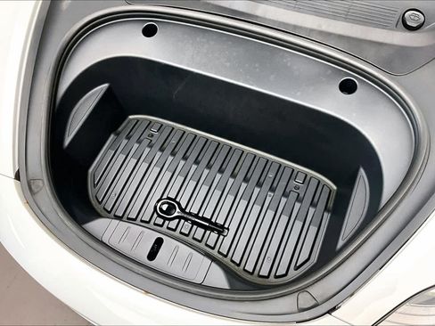 Used 2020 Tesla Model 3 Standard Range Plus RWD image 29
