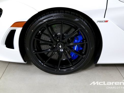 New 2026 McLaren 750S Spider RWD image 28