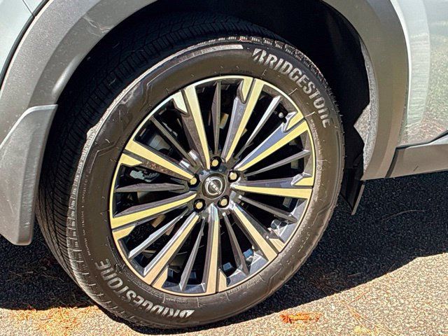Used 2026 Nissan Pathfinder Platinum FWD image 15