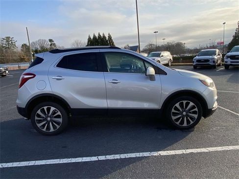 Used 2022 Buick Encore Preferred image 8