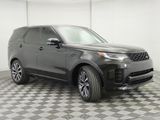 Used 2024 Land Rover Discovery Dynamic SE image 3