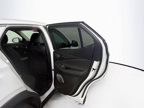 Used 2025 Buick Encore GX Preferred FWD image 28