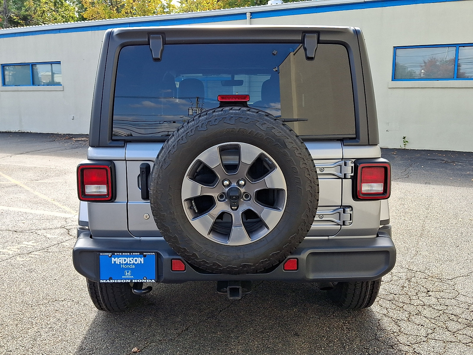 Used 2019 Jeep Wrangler Unlimited Sahara AWD/4WD image 5