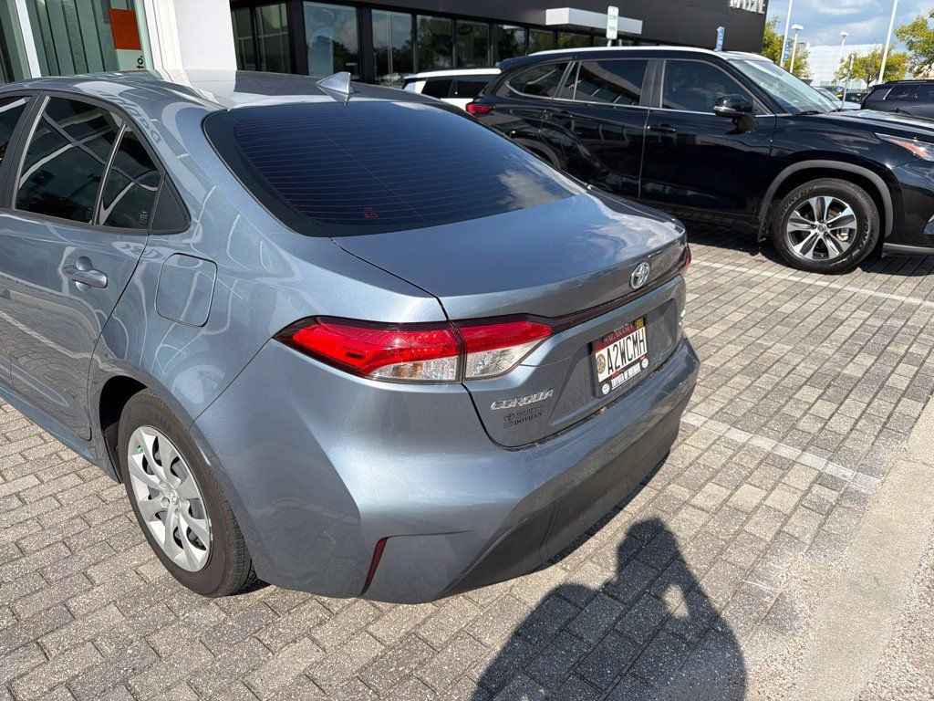 Used 2025 Toyota Corolla LE FWD image 8