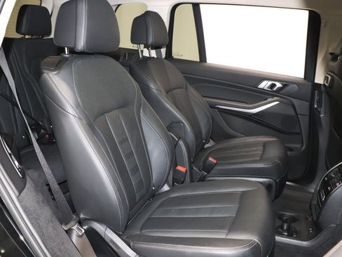 Used 2022 BMW X7 xDrive40i w/ Premium Package image 27