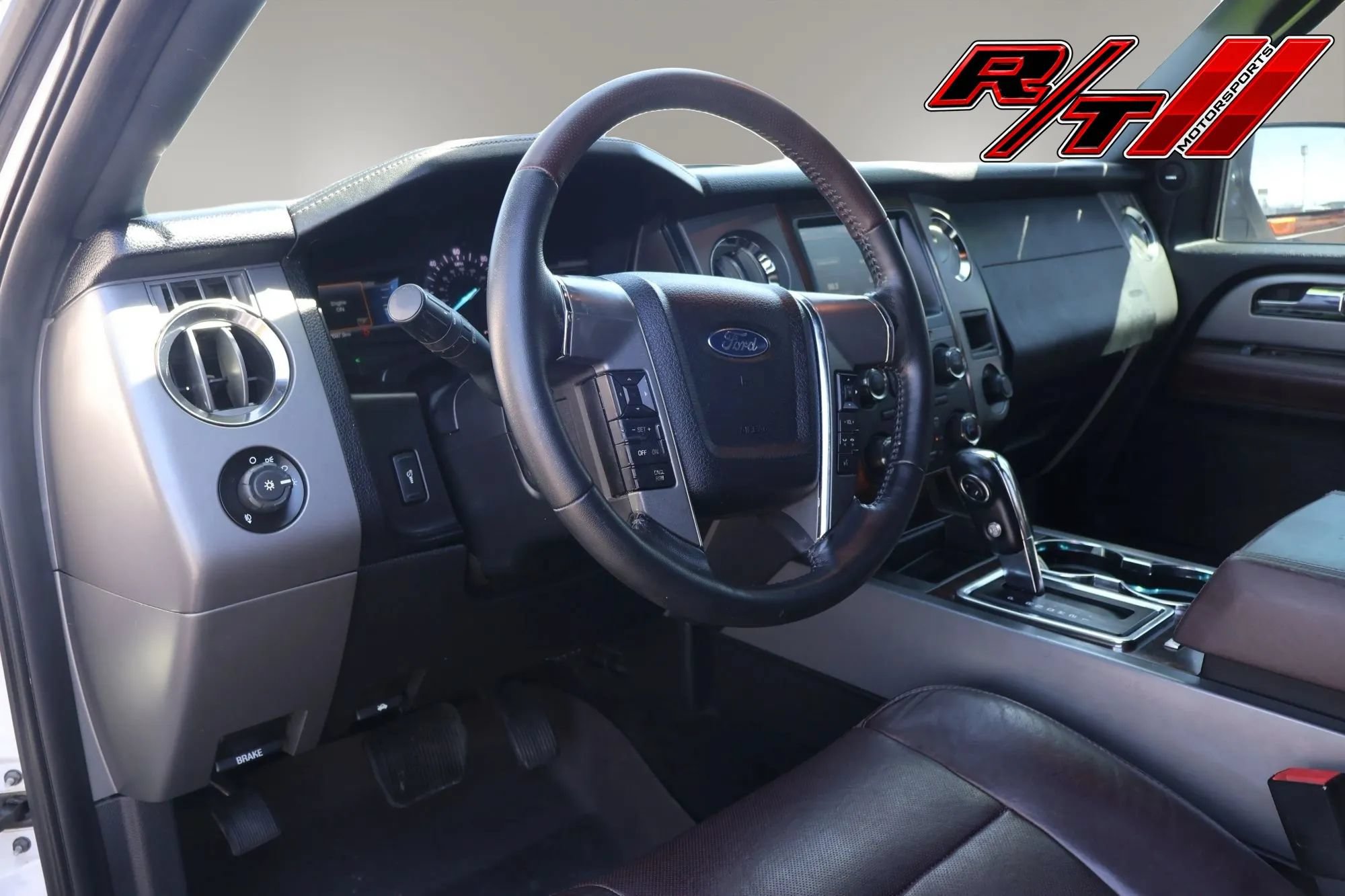 Used 2015 Ford Expedition EL Platinum AWD/4WD image 18