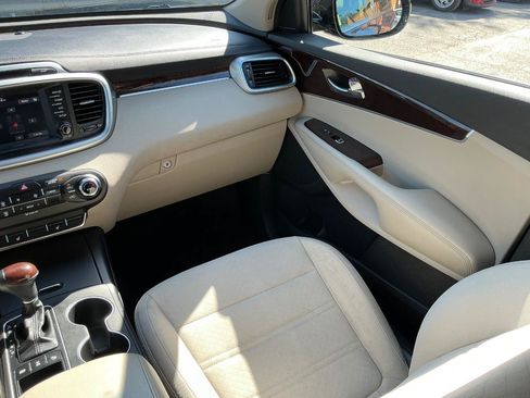 Used 2018 Kia Sorento AWD image 20