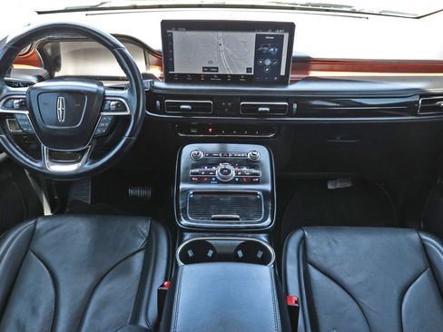 Used 2021 Lincoln Nautilus Reserve FWD image 2