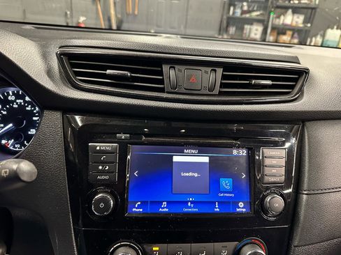 Used 2018 Nissan Rogue S FWD image 14