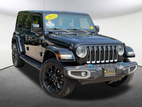Used 2023 Jeep Wrangler Unlimited Sahara w/ Cold Weather Group AWD/4WD image 2