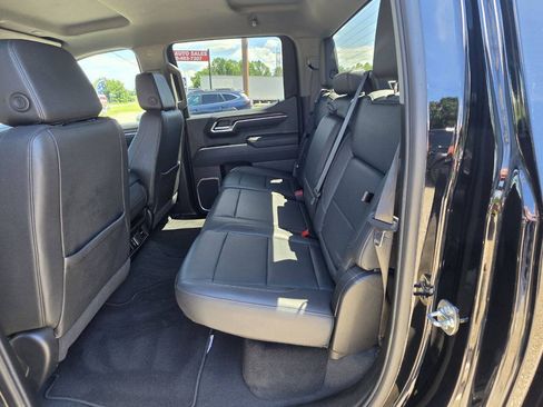 Used 2025 GMC Sierra 1500 SLT AWD/4WD image 9