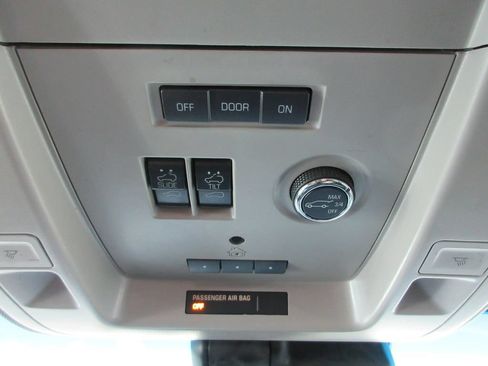 Certified 2017 Chevrolet Suburban Premier AWD/4WD image 37