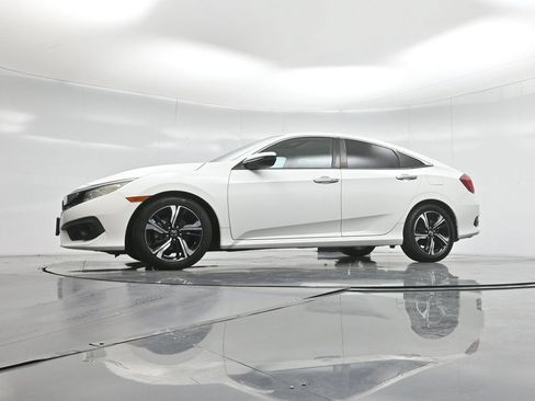 Used 2016 Honda Civic Touring image 6
