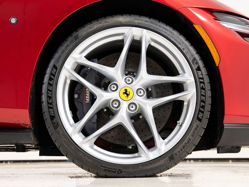 Certified 2025 Ferrari Roma Spider RWD image 19