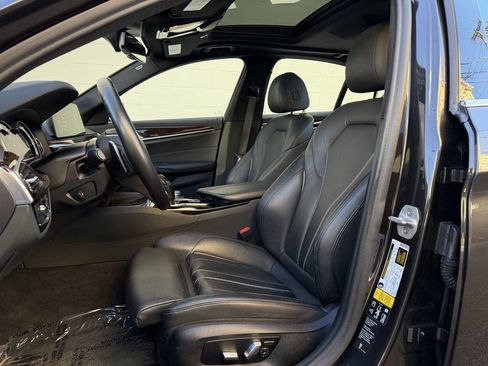 Used 2018 BMW 540i xDrive AWD/4WD image 10