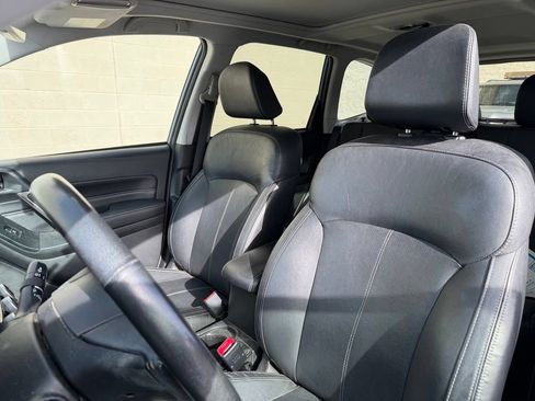 Used 2017 Subaru Forester 2.5i Touring AWD/4WD image 20
