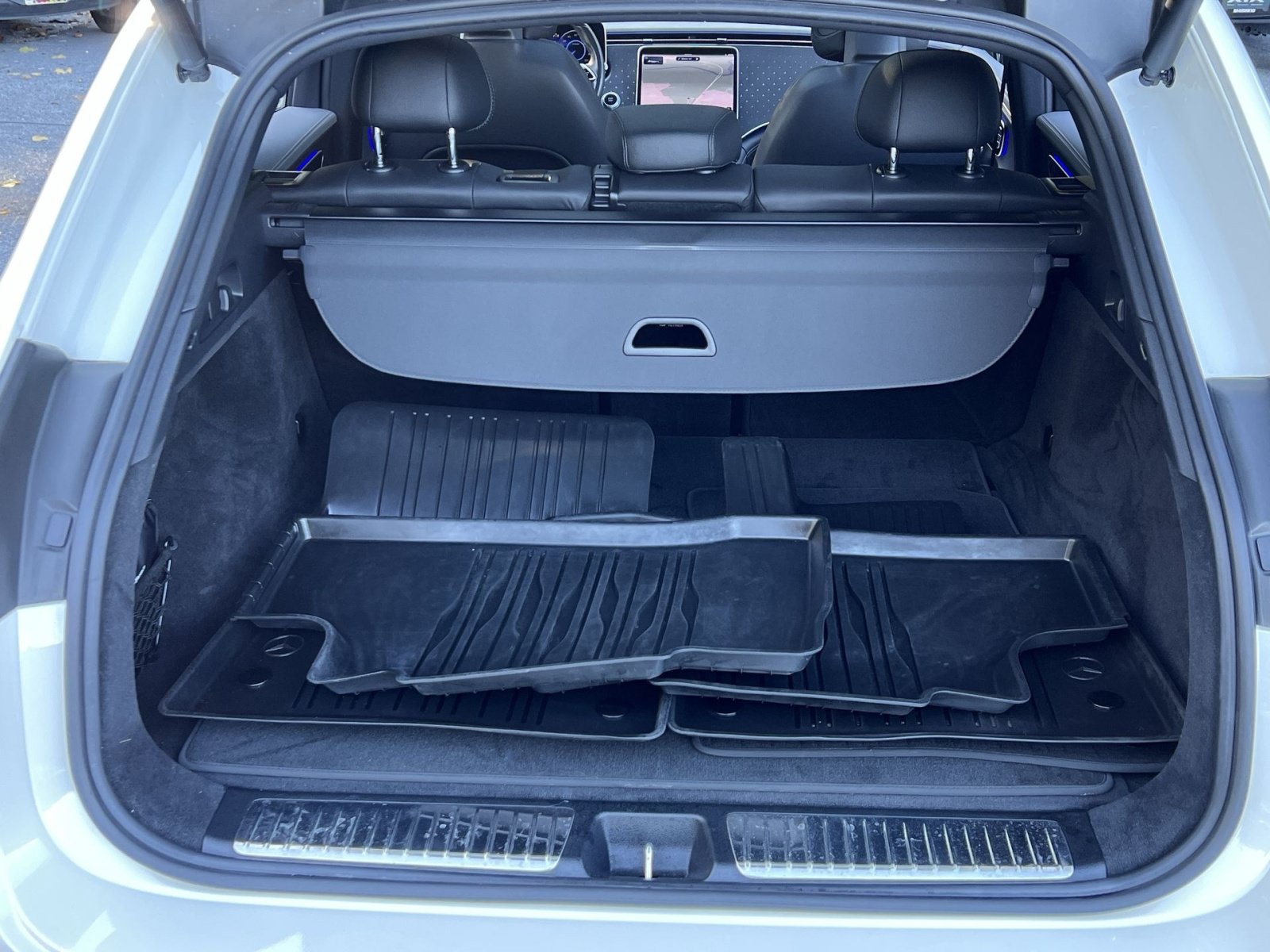 Certified 2023 Mercedes-Benz EQE 500 4MATIC SUV w/ Winter Package image 31