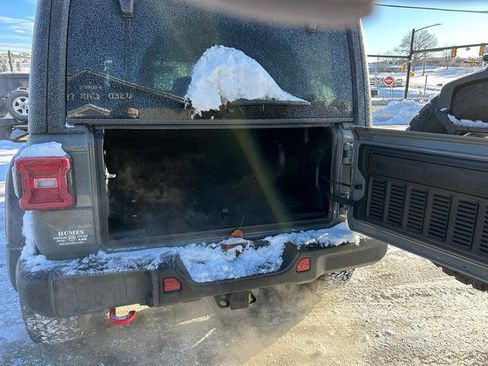 Used 2023 Jeep Wrangler Unlimited Rubicon w/ Steel Bumper Group image 19