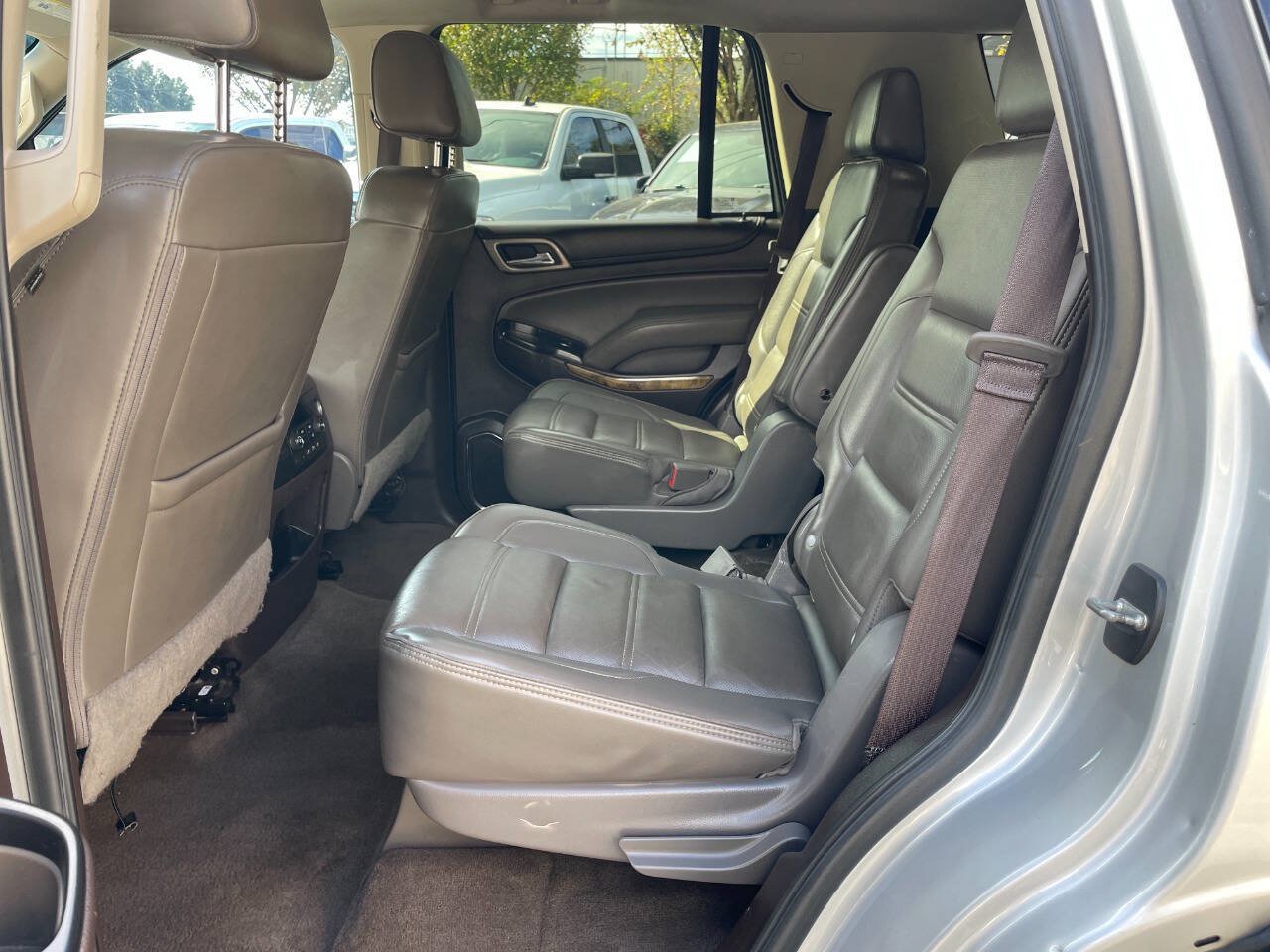 Used 2017 GMC Yukon Denali w/ Open Road Package AWD/4WD image 22