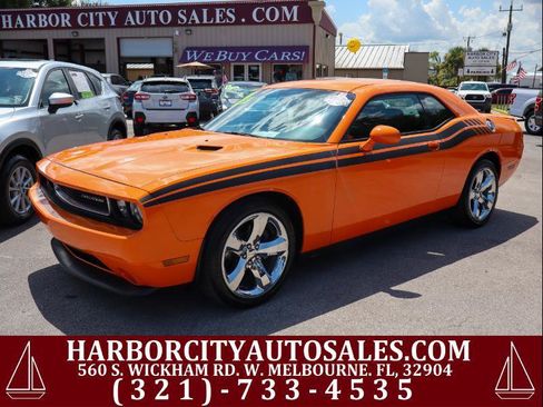 Used 2014 Dodge Challenger SXT Plus RWD image 1