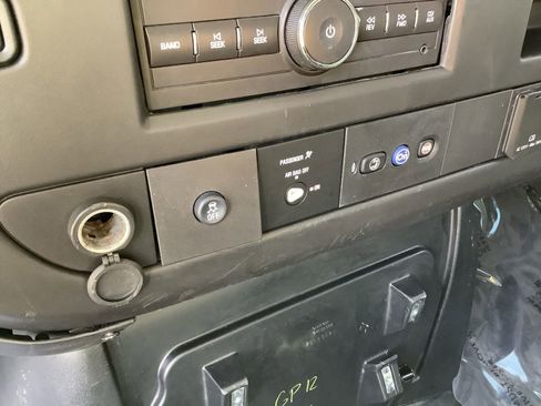 Used 2016 Chevrolet Express 3500 Work Van image 21