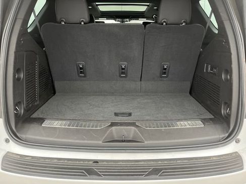 Used 2021 GMC Yukon Denali w/ Denali Premium Package image 16
