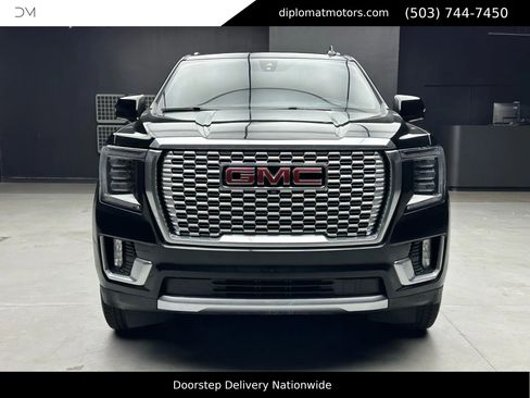 Used 2022 GMC Yukon XL Denali w/ Advanced Technology Package image 11