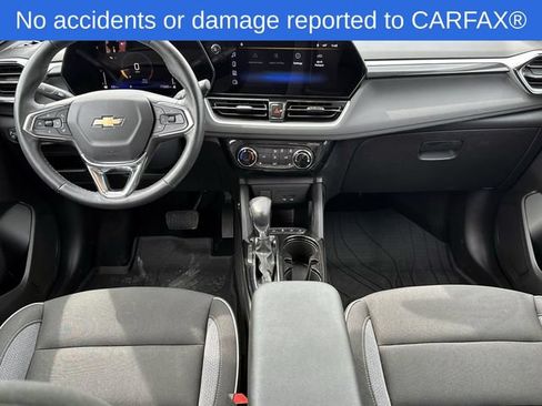 Used 2024 Chevrolet TrailBlazer LT w/ LT Cold Weather Package FWD image 15