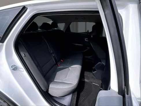 Used 2025 Kia K4 LXS image 28
