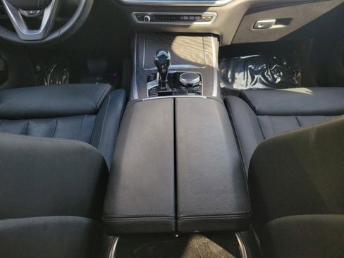 Used 2021 BMW X7 xDrive40i w/ Premium Package image 17