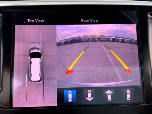 Used 2019 Chrysler Pacifica Limited w/ Advanced Safetytec Group FWD image 25