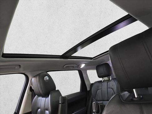 Used 2017 Land Rover Range Rover Sport HSE image 30