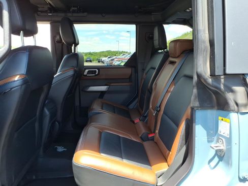 Used 2023 Ford Bronco Outer Banks w/ Sasquatch Package AWD/4WD image 8