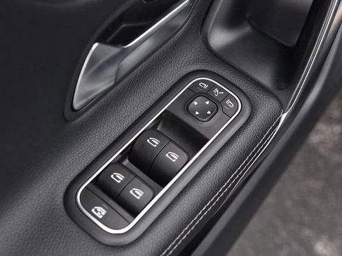 Used 2023 Mercedes-Benz CLA 250 4MATIC w/ Premium Package image 8
