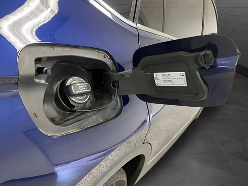 Used 2021 Volkswagen Tiguan S FWD image 27