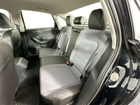 Used 2025 Volkswagen Jetta SE w/ Black Wheel Package image 25