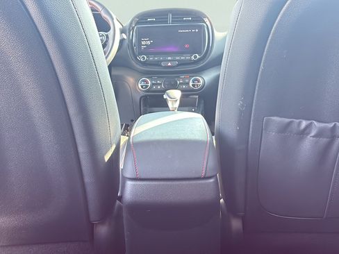 Used 2025 Kia Soul GT-Line w/ GT-Line Technology Package FWD image 14