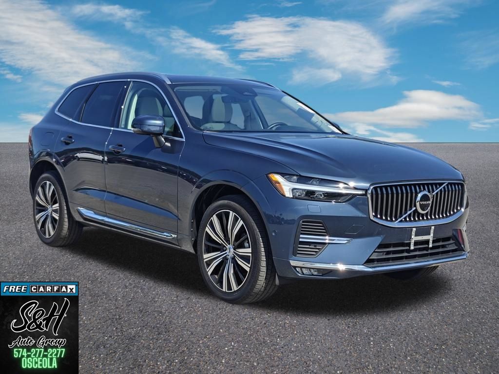 Used 2023 Volvo XC60 B5 Plus w/ Climate Package AWD/4WD image 3